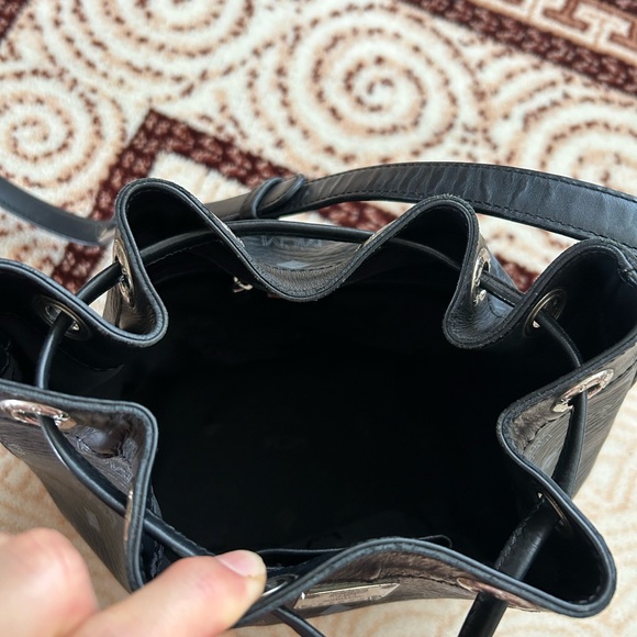 MCM gorgeous black bucket shoulder bag - Picture 2 of 12